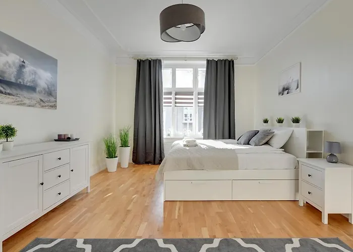 Апартаменти Palermo - Spacious Family 200 M From By Lion *