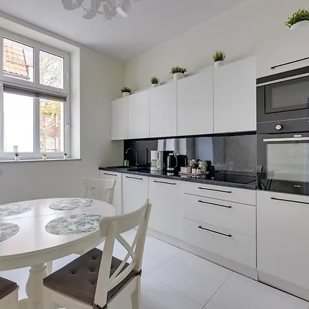 Palermo - Spacious Family 200 M From By Lion شقة سوبوت