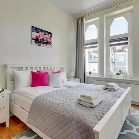 Palermo - Spacious Family 200 M From By Lion Apartment