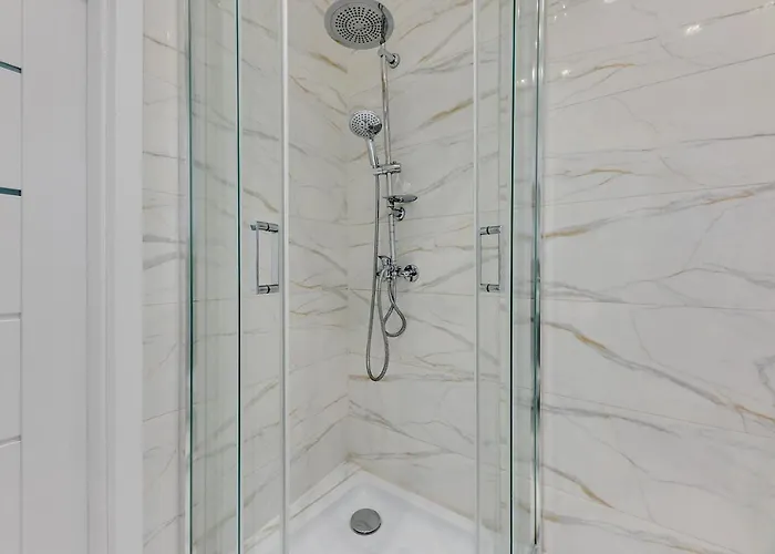 Palermo - Spacious Family 200 M From By Lion Apartment